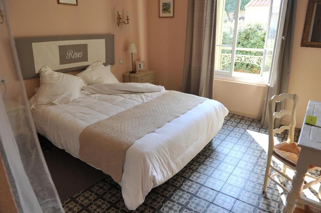 Logis Auberge Restaurant Du Vigneron 퀴퀴냥 객실 사진