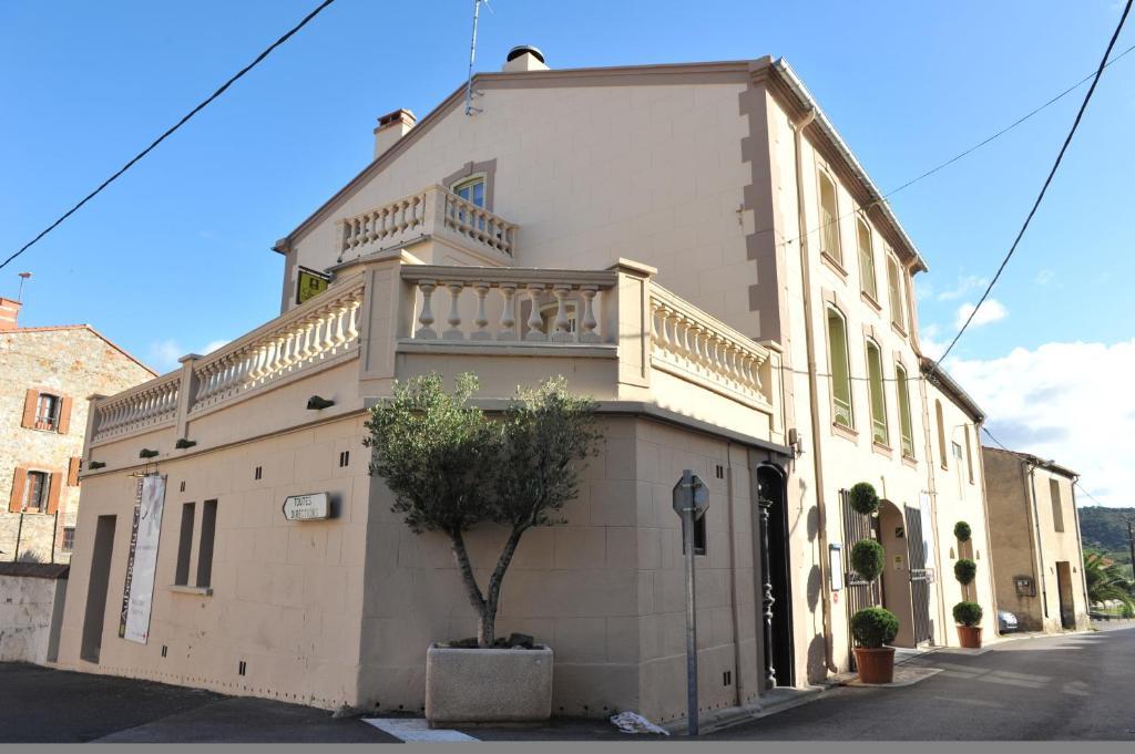 Logis Auberge Restaurant Du Vigneron 퀴퀴냥 외부 사진