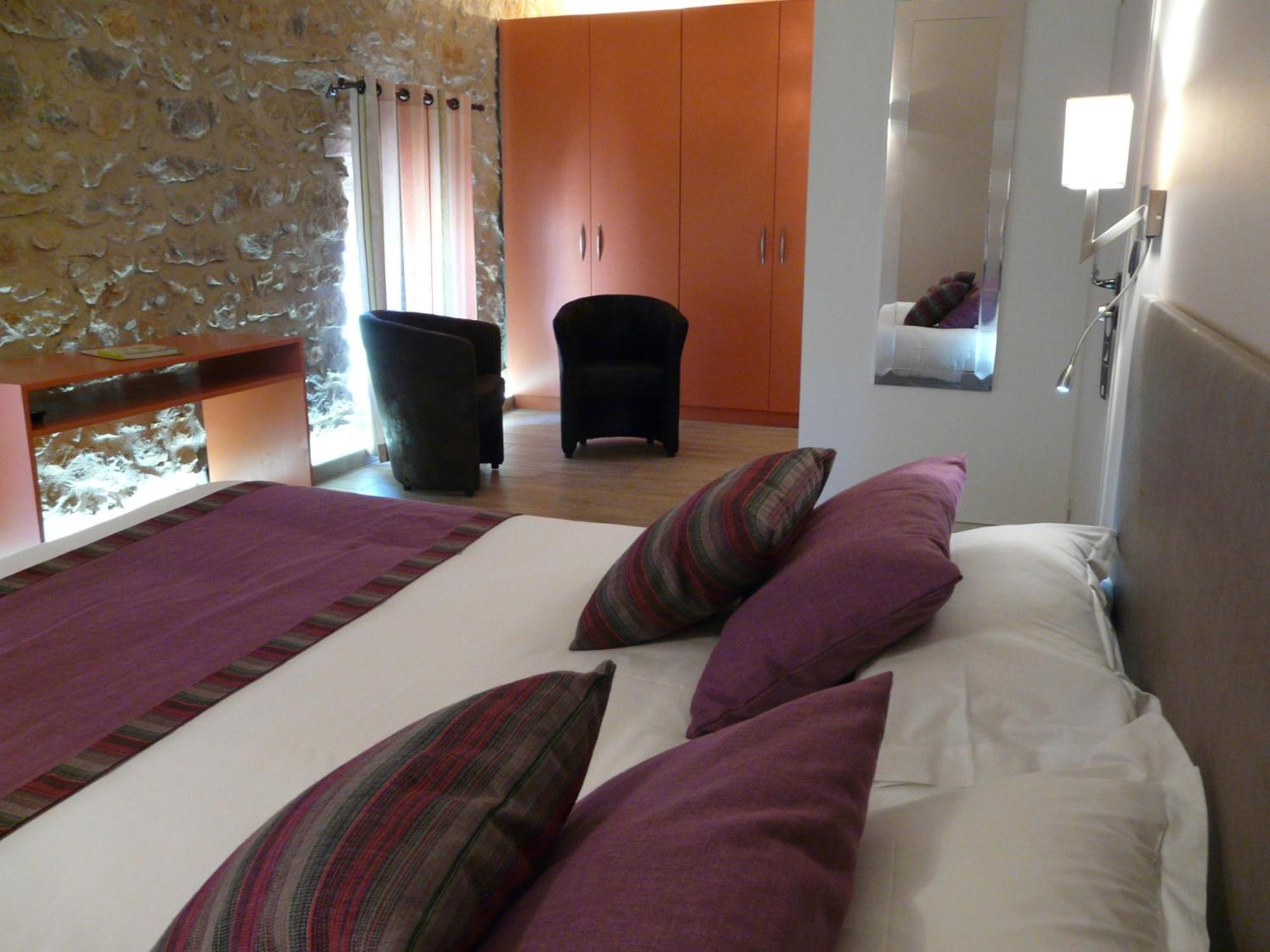 Logis Auberge Restaurant Du Vigneron 퀴퀴냥 객실 사진