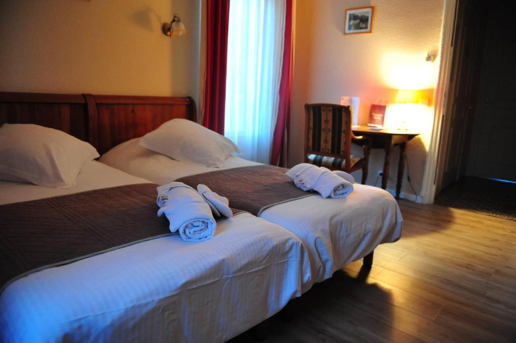 Logis Auberge Restaurant Du Vigneron 퀴퀴냥 객실 사진