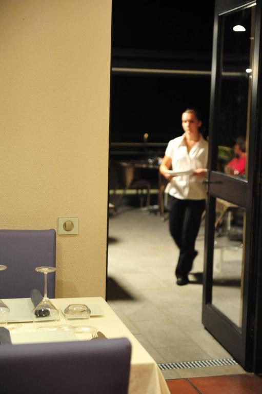 Logis Auberge Restaurant Du Vigneron 퀴퀴냥 외부 사진