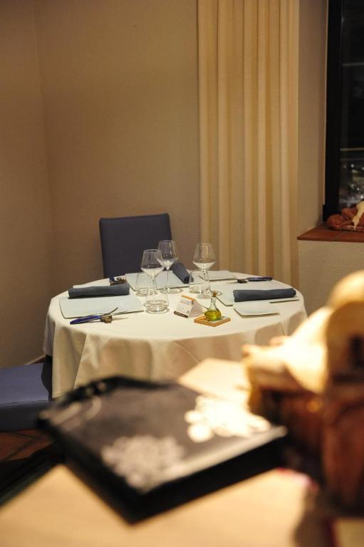 Logis Auberge Restaurant Du Vigneron 퀴퀴냥 외부 사진