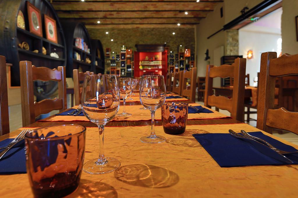 Logis Auberge Restaurant Du Vigneron 퀴퀴냥 외부 사진