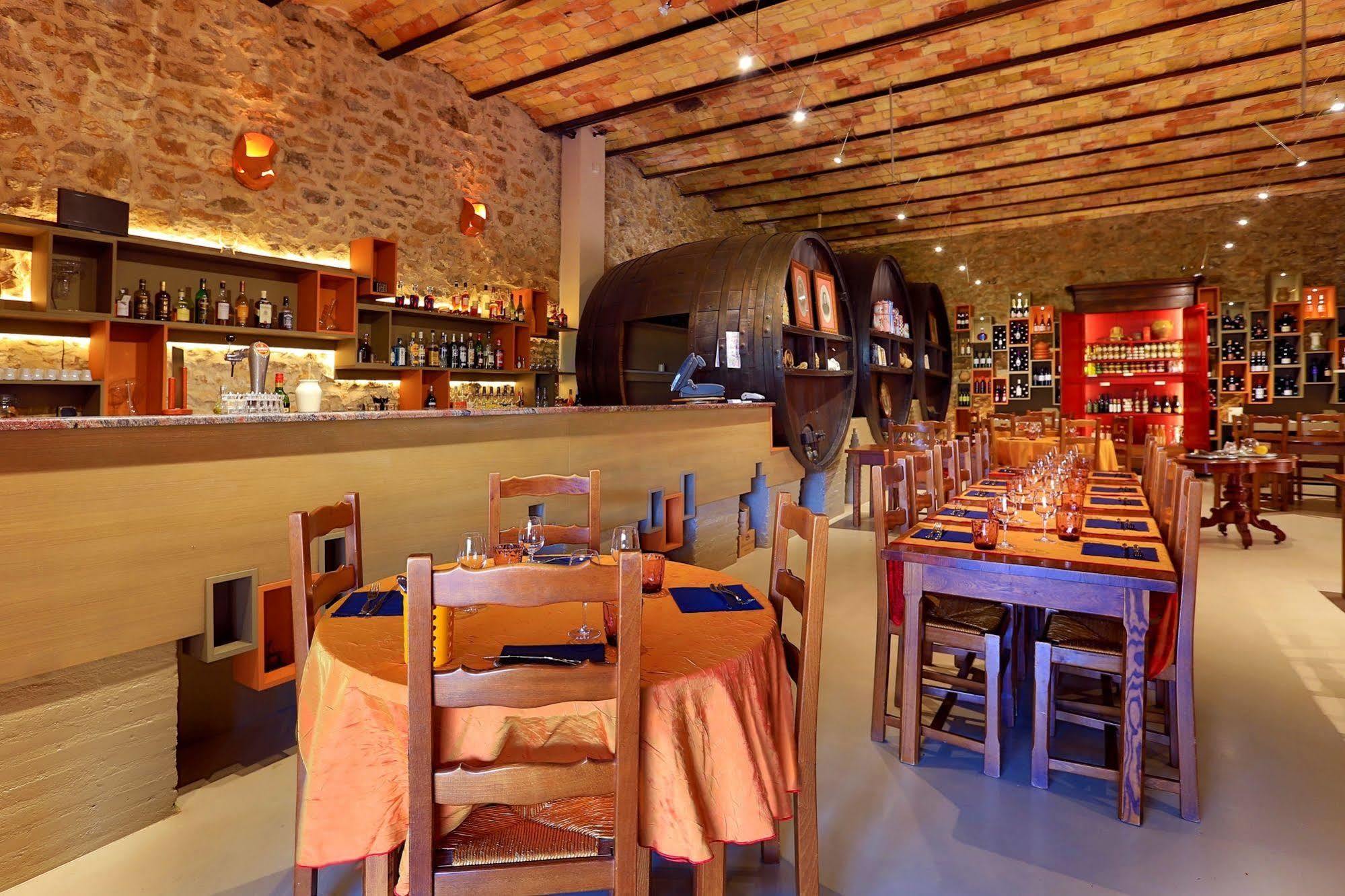 Logis Auberge Restaurant Du Vigneron 퀴퀴냥 외부 사진