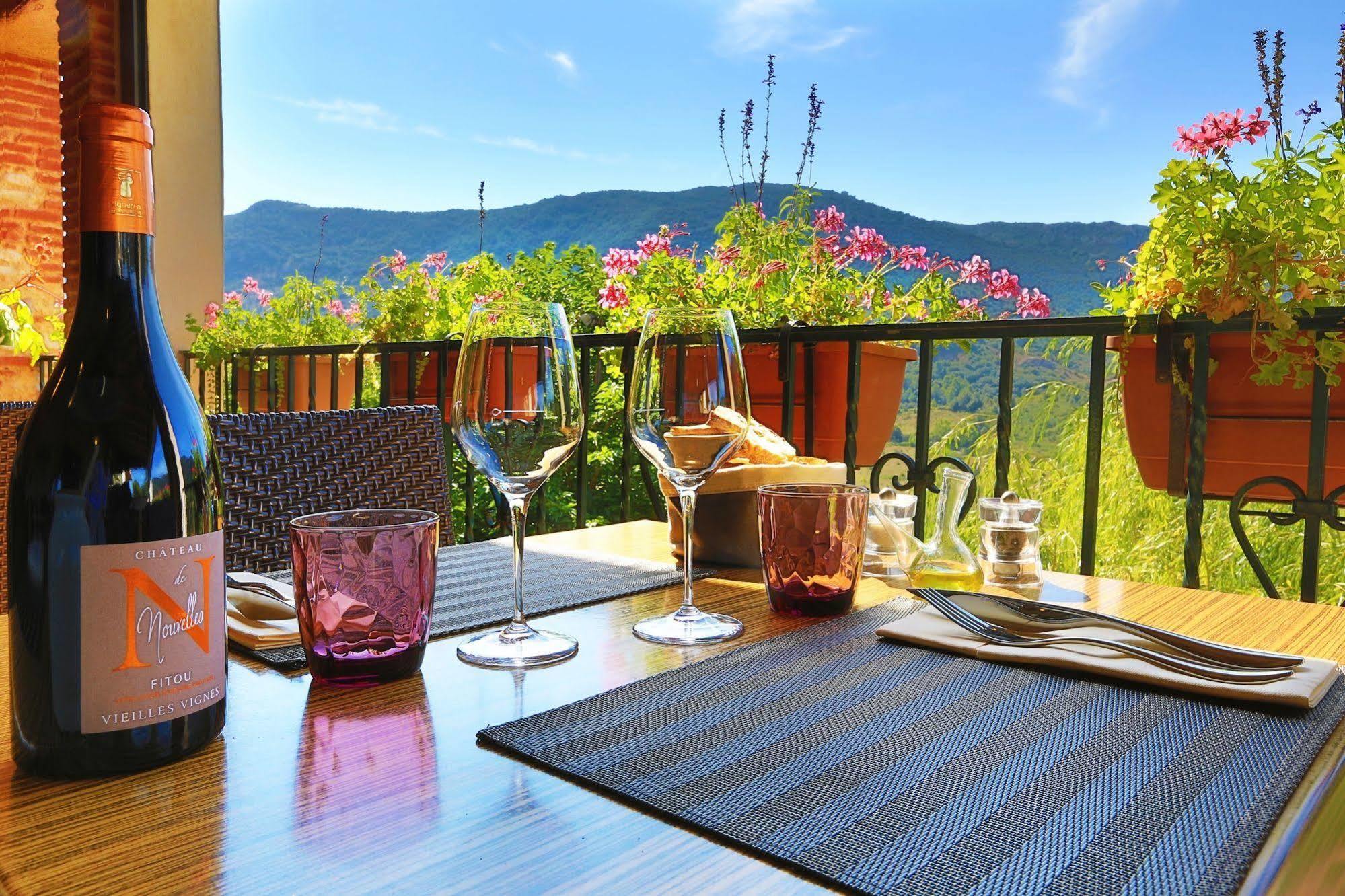 Logis Auberge Restaurant Du Vigneron 퀴퀴냥 외부 사진