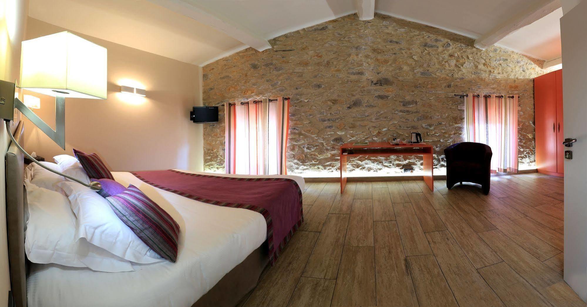 Logis Auberge Restaurant Du Vigneron 퀴퀴냥 외부 사진